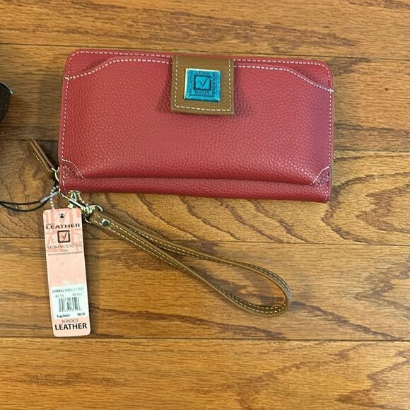 Stone Mountain Cornwall phone wristlet red.  NWT - Picture 2 of 10